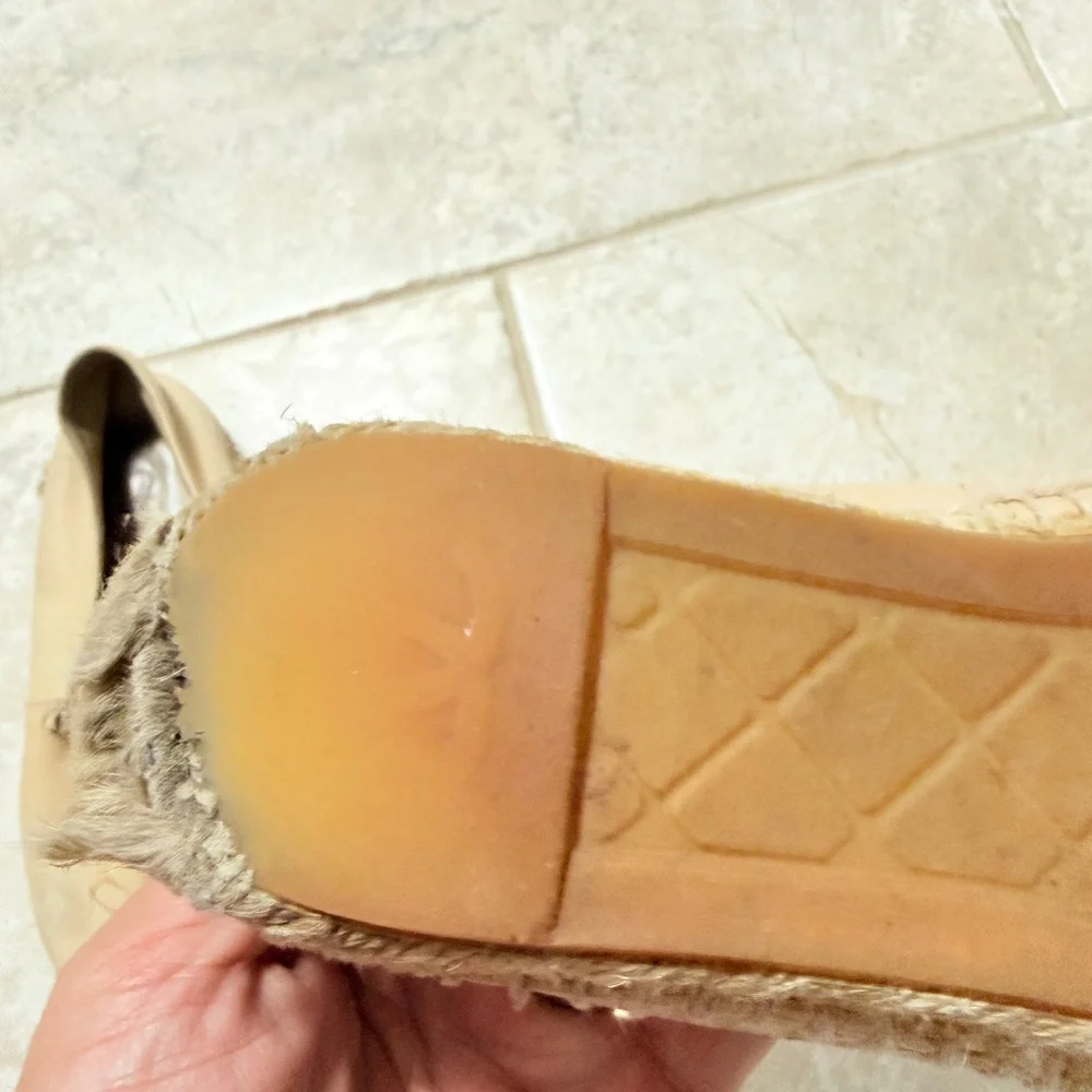 Chanel Genuine Lambskin‎ Leather Logo Slip On Espadrilles Shoes Beige Size 35